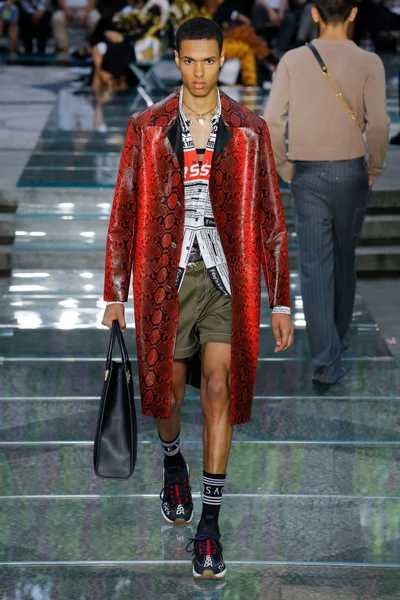 Look 12